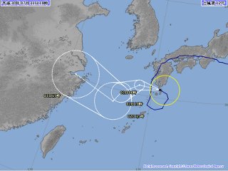 台風進路予想図